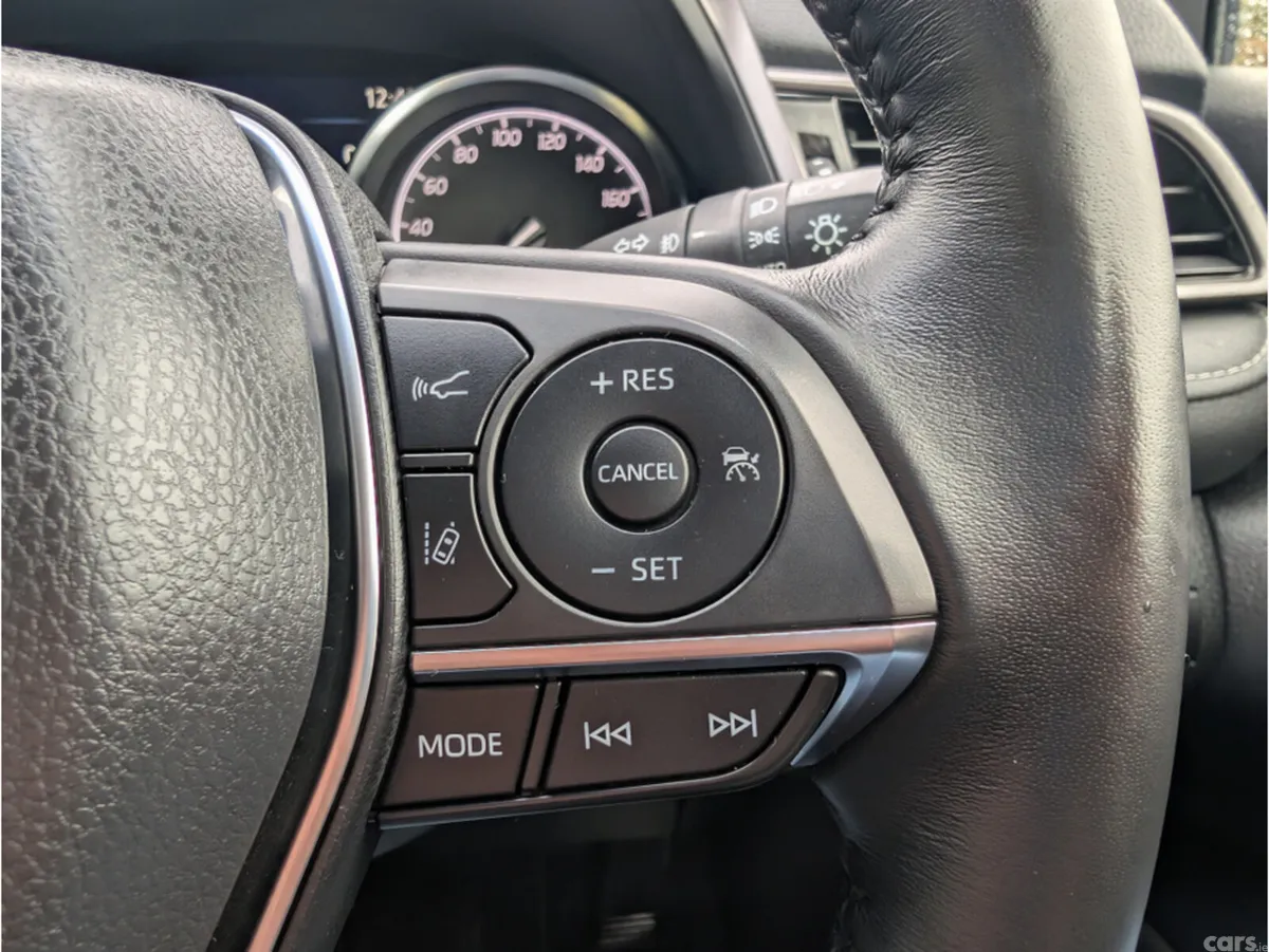 Toyota Camry Saloon, Petrol Hybrid, 2019, White