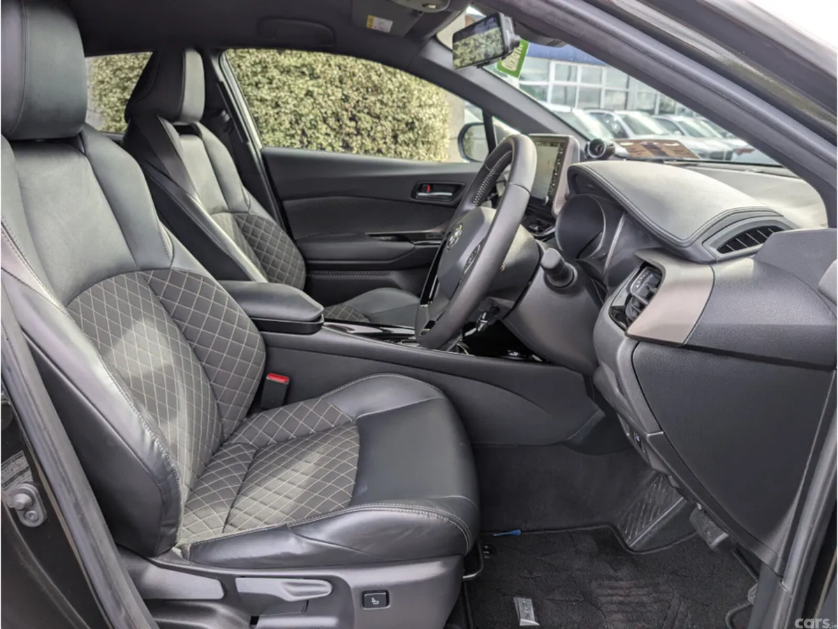 Toyota C-HR SUV, Petrol Hybrid, 2023, Black