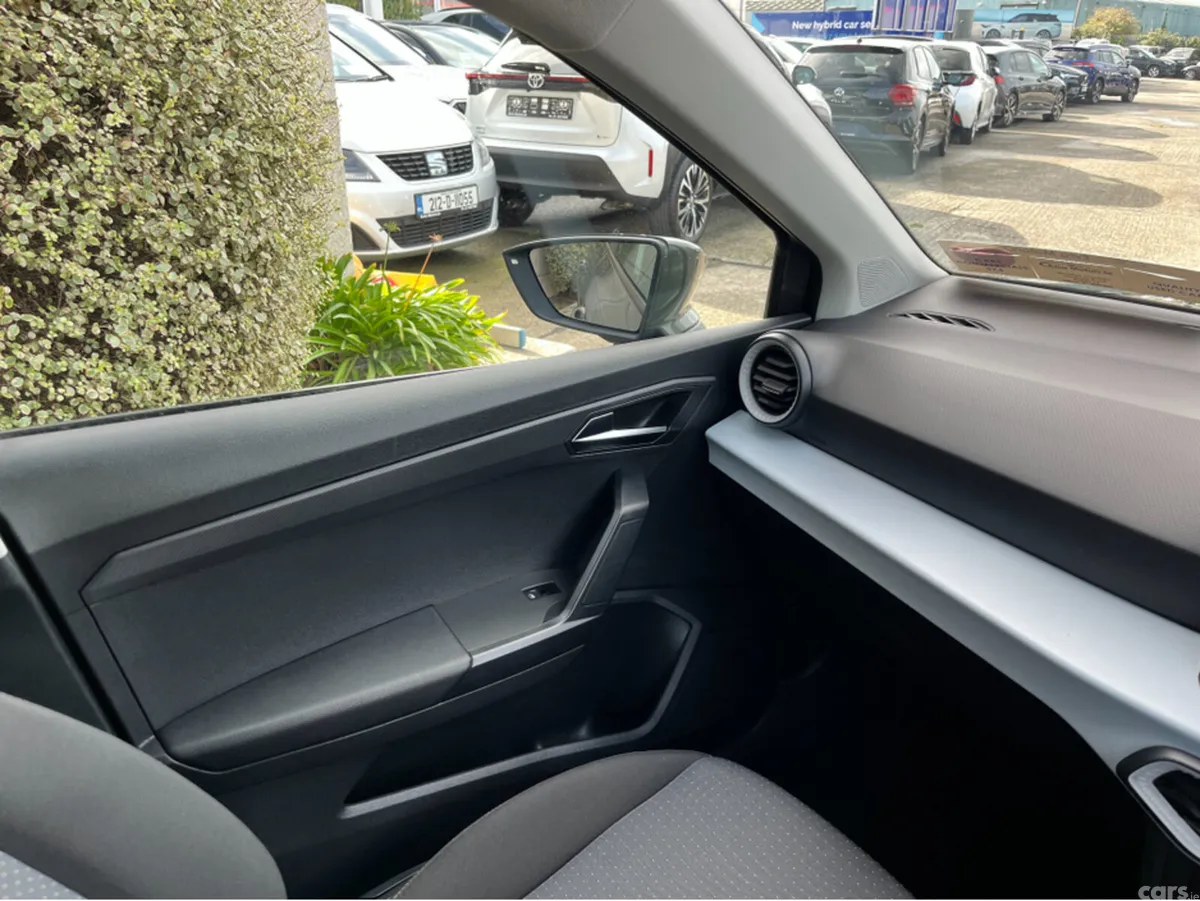 SEAT Arona SUV, Petrol, 2024, Green