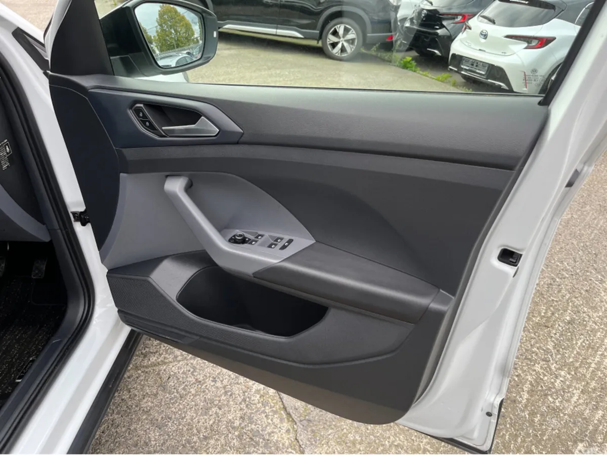 Volkswagen T-Cross SUV, Petrol, 2020, White