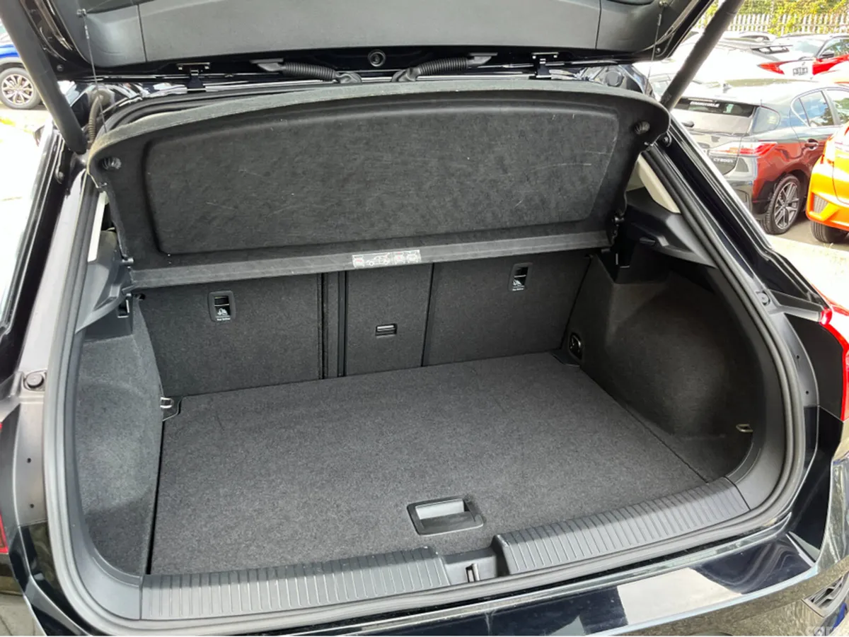 Volkswagen T-Roc SUV, Diesel, 2021, Black