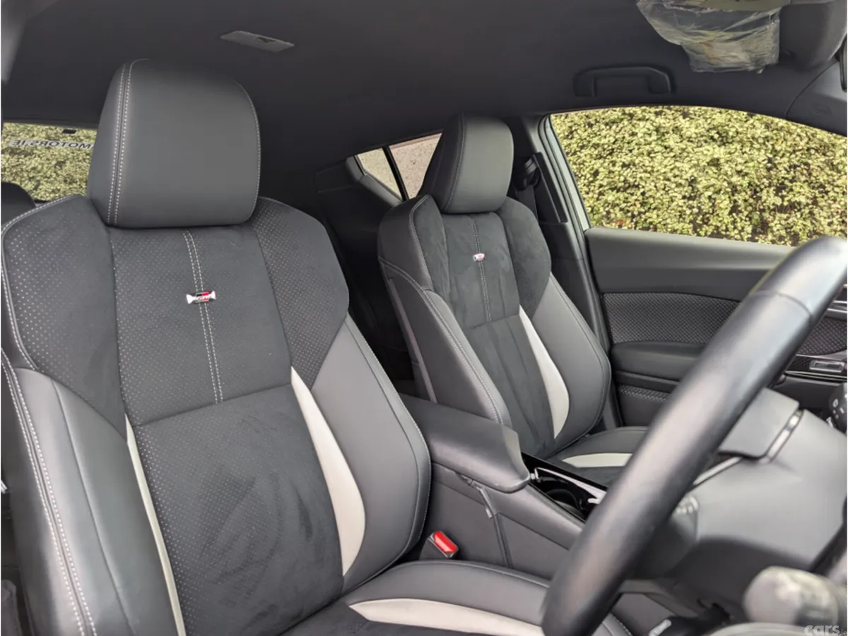 Toyota C-HR SUV, Petrol Hybrid, 2020, Red