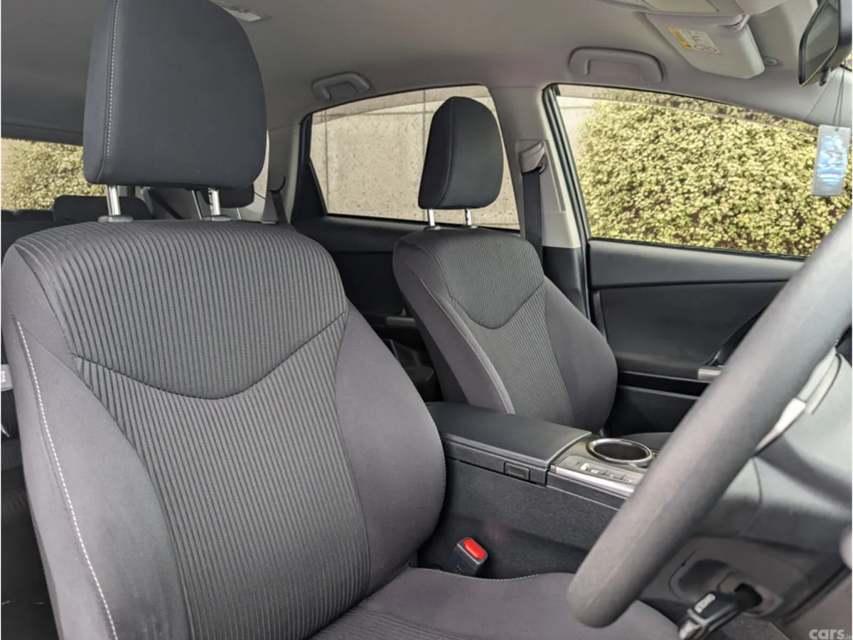 Toyota Prius MPV, Petrol Hybrid, 2019, Silver