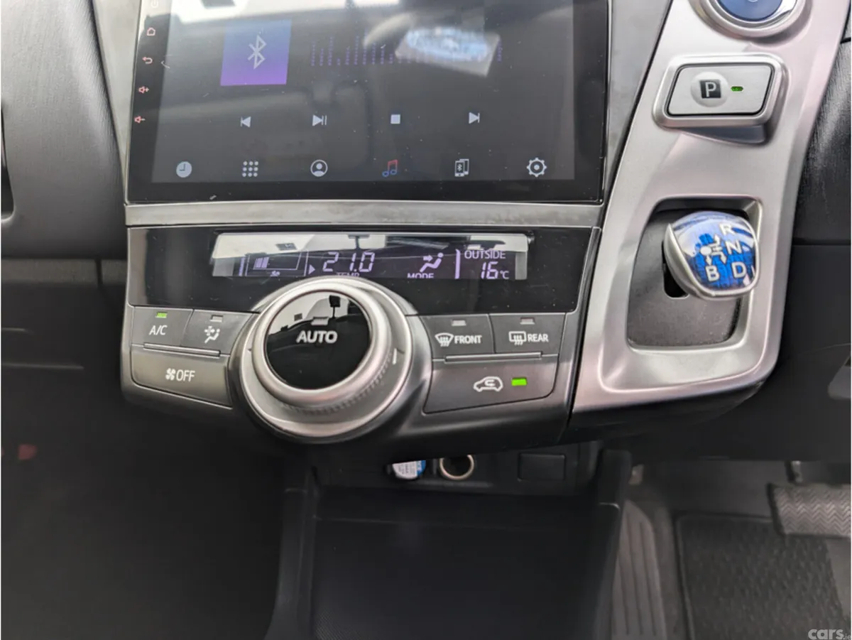 Toyota Prius MPV, Petrol Hybrid, 2019, Silver