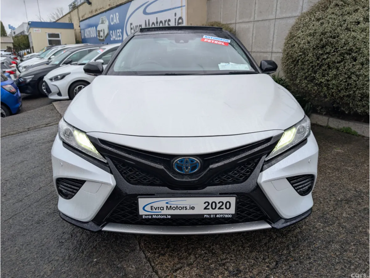 Toyota Camry Saloon, Petrol Hybrid, 2020, White