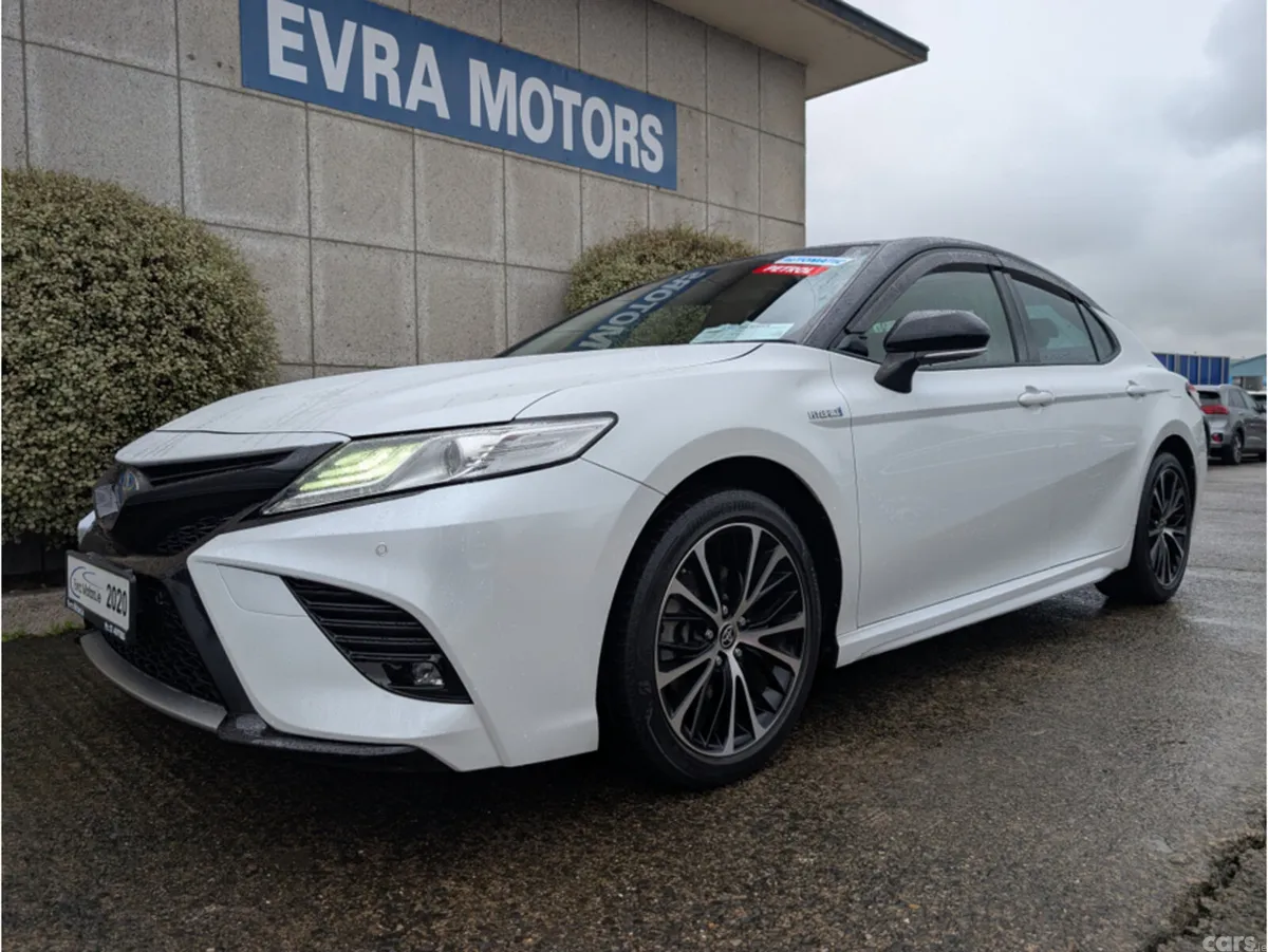 Toyota Camry Saloon, Petrol Hybrid, 2020, White