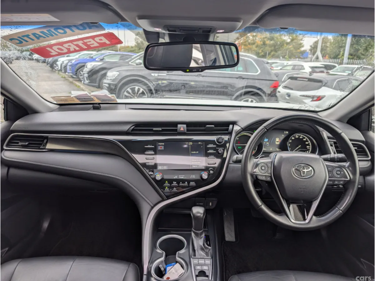 Toyota Camry Saloon, Petrol Hybrid, 2020, White