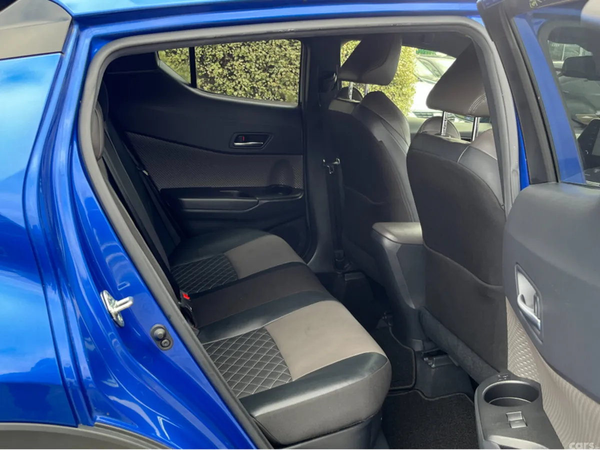 Toyota C-HR SUV, Petrol Hybrid, 2020, Blue