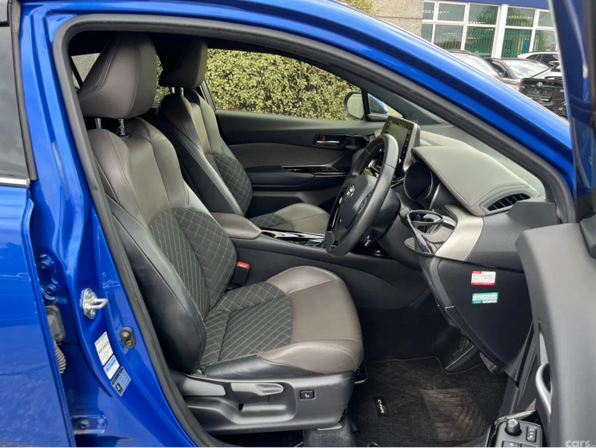 Toyota C-HR SUV, Petrol Hybrid, 2020, Blue