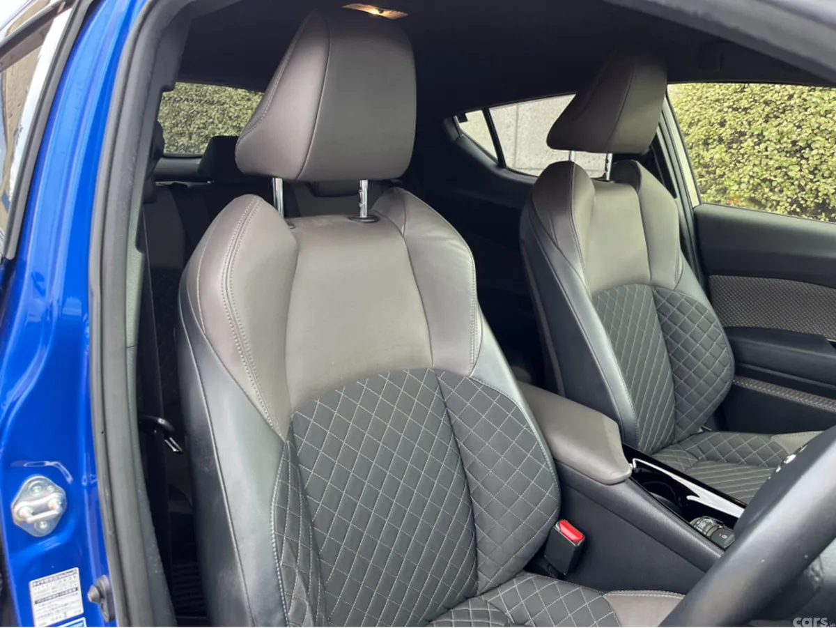 Toyota C-HR SUV, Petrol Hybrid, 2020, Blue