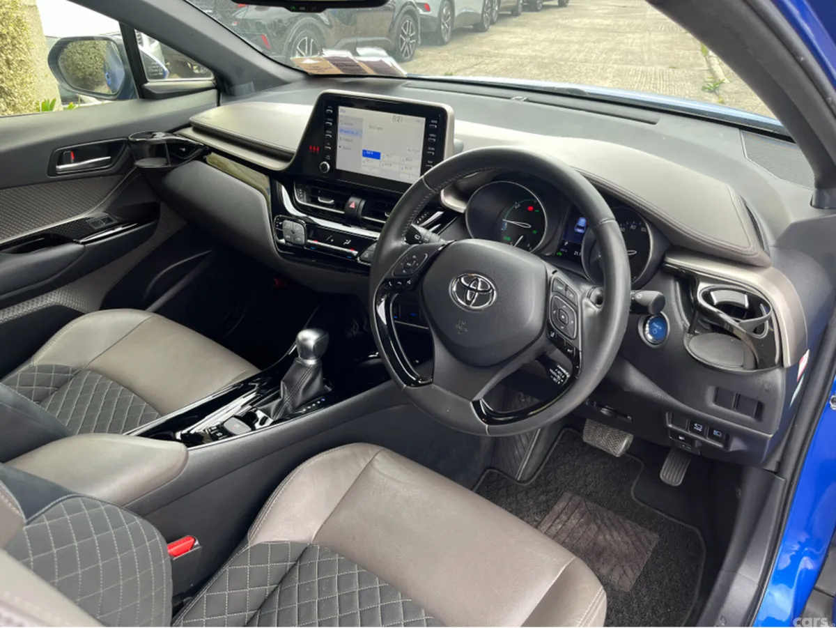 Toyota C-HR SUV, Petrol Hybrid, 2020, Blue