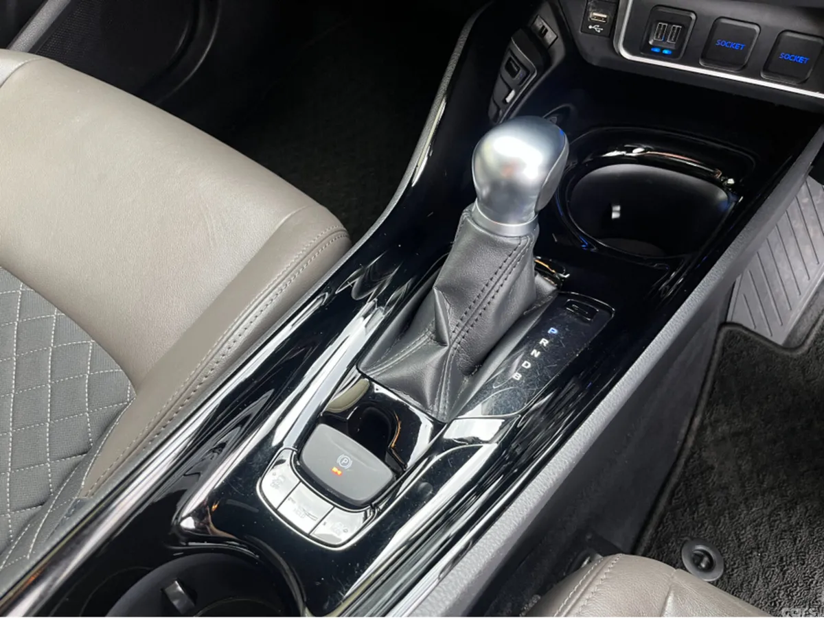Toyota C-HR SUV, Petrol Hybrid, 2020, Blue