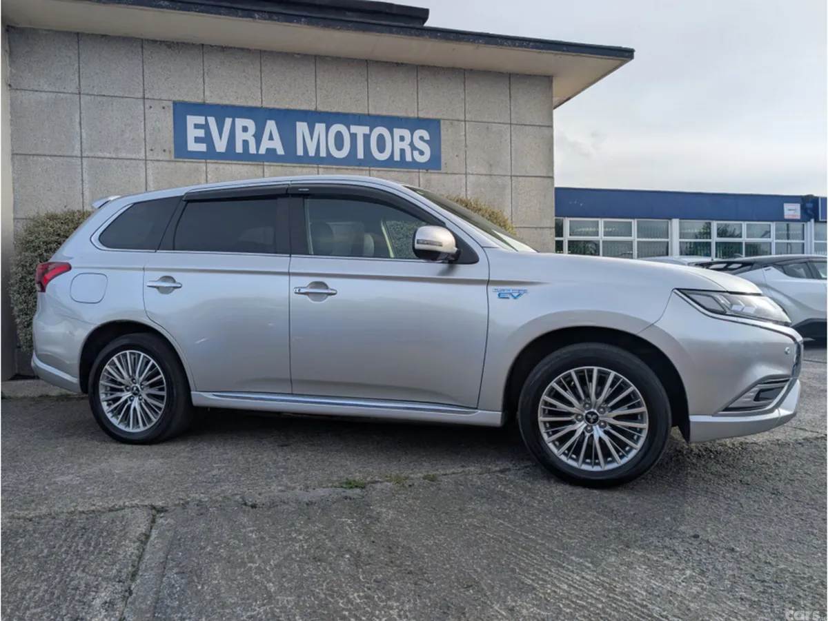 Mitsubishi Outlander SUV, Petrol Plug-in Hybrid, 2021, Silver