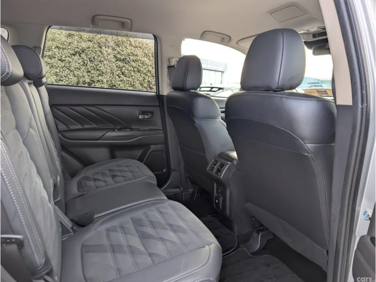 Mitsubishi Outlander SUV, Petrol Plug-in Hybrid, 2021, Silver