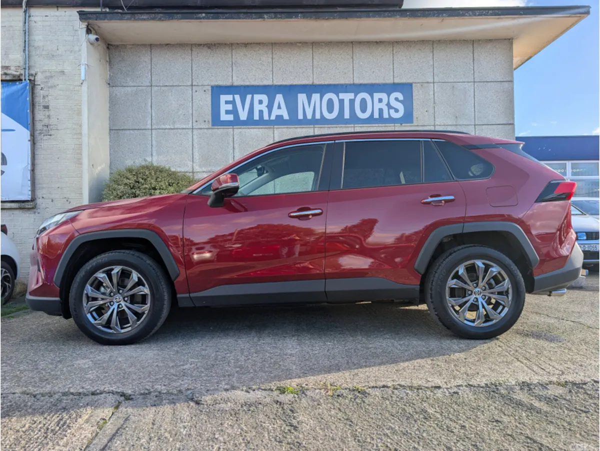 Toyota RAV4 SUV, Petrol Hybrid, 2023, Red