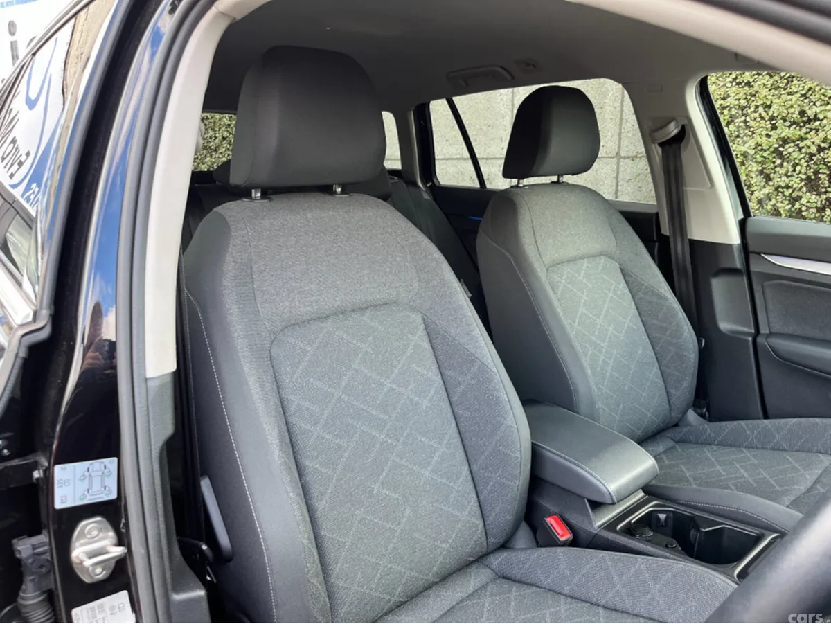 Volkswagen Golf Estate, Diesel, 2023, Black