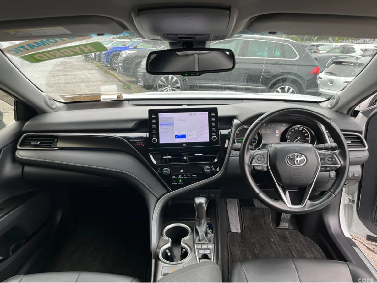 Toyota Camry Saloon, Petrol Hybrid, 2022, White