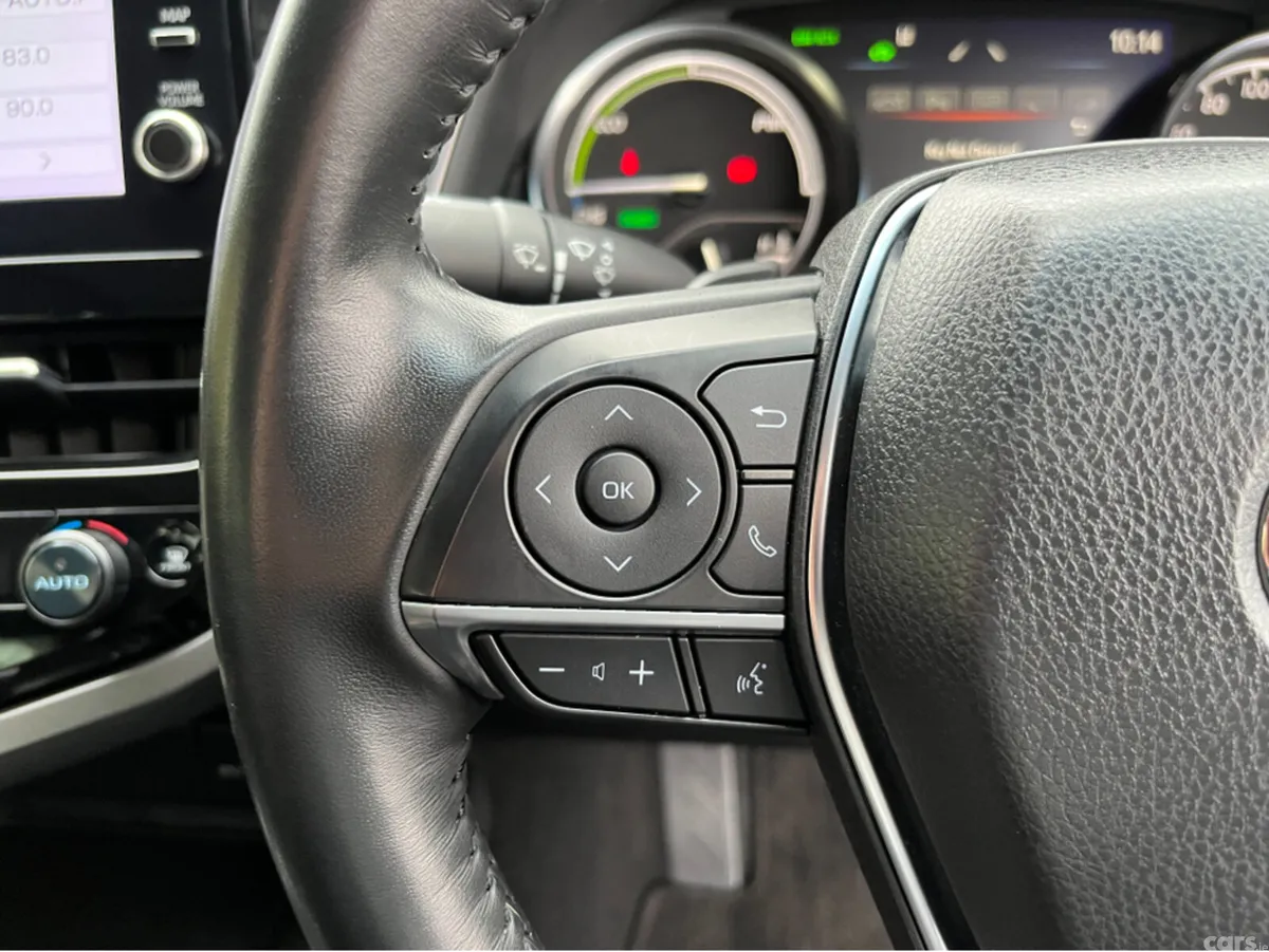 Toyota Camry Saloon, Petrol Hybrid, 2022, White
