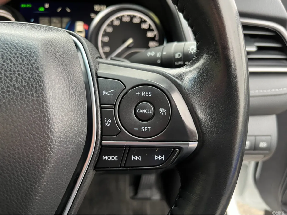 Toyota Camry Saloon, Petrol Hybrid, 2022, White