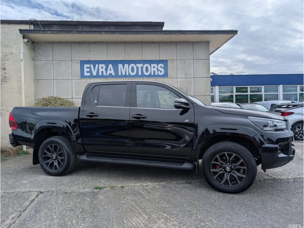 Toyota Hilux Pick Up, Diesel, 2024, Black