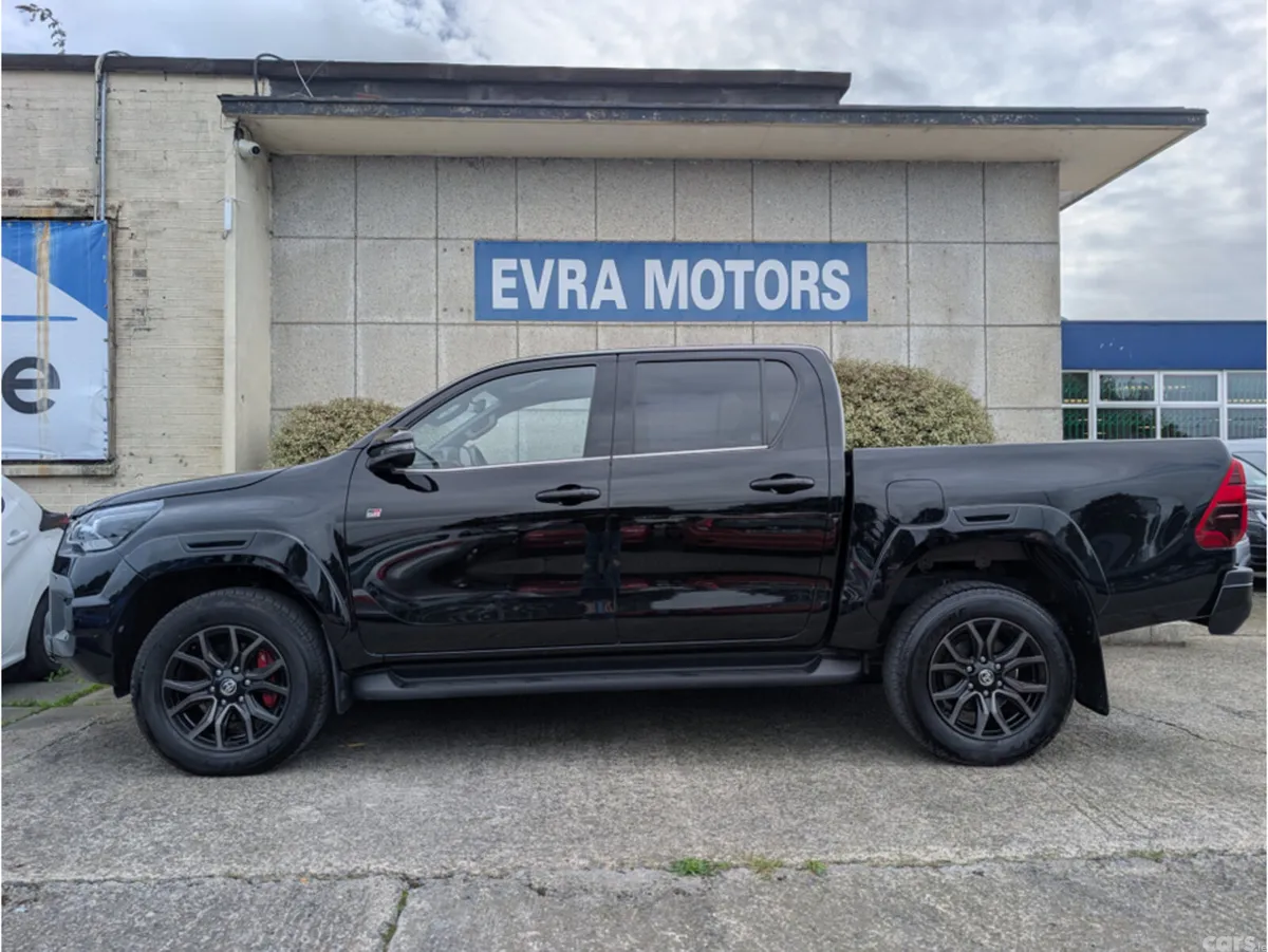 Toyota Hilux Pick Up, Diesel, 2024, Black