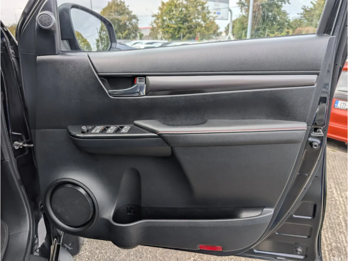 Toyota Hilux Pick Up, Diesel, 2024, Black