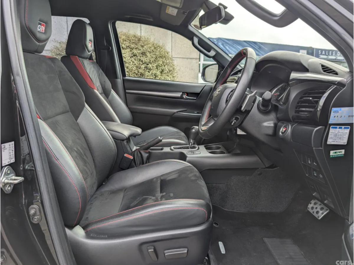 Toyota Hilux Pick Up, Diesel, 2024, Black