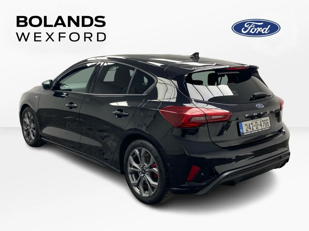 Ford Focus Hatchback, Petrol, 2024, Black