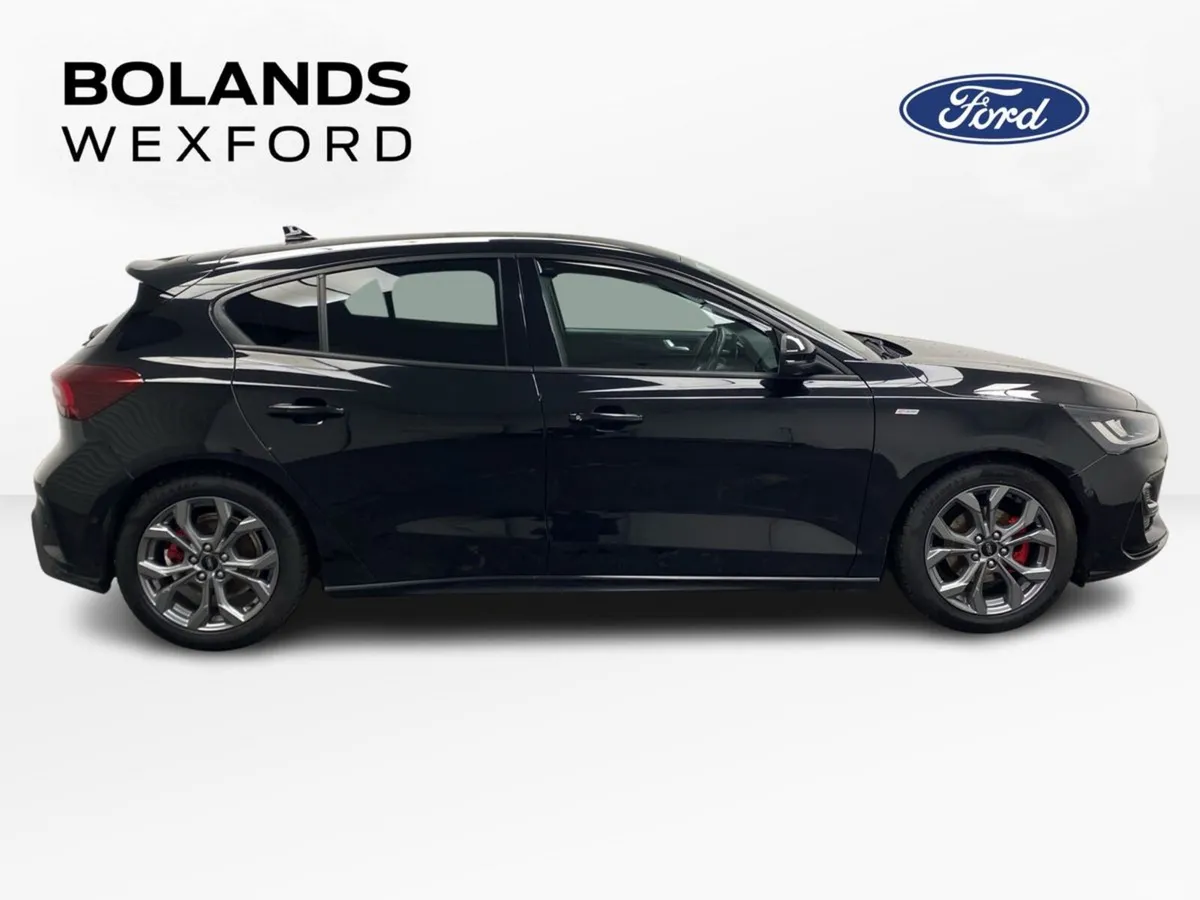 Ford Focus Hatchback, Petrol, 2024, Black