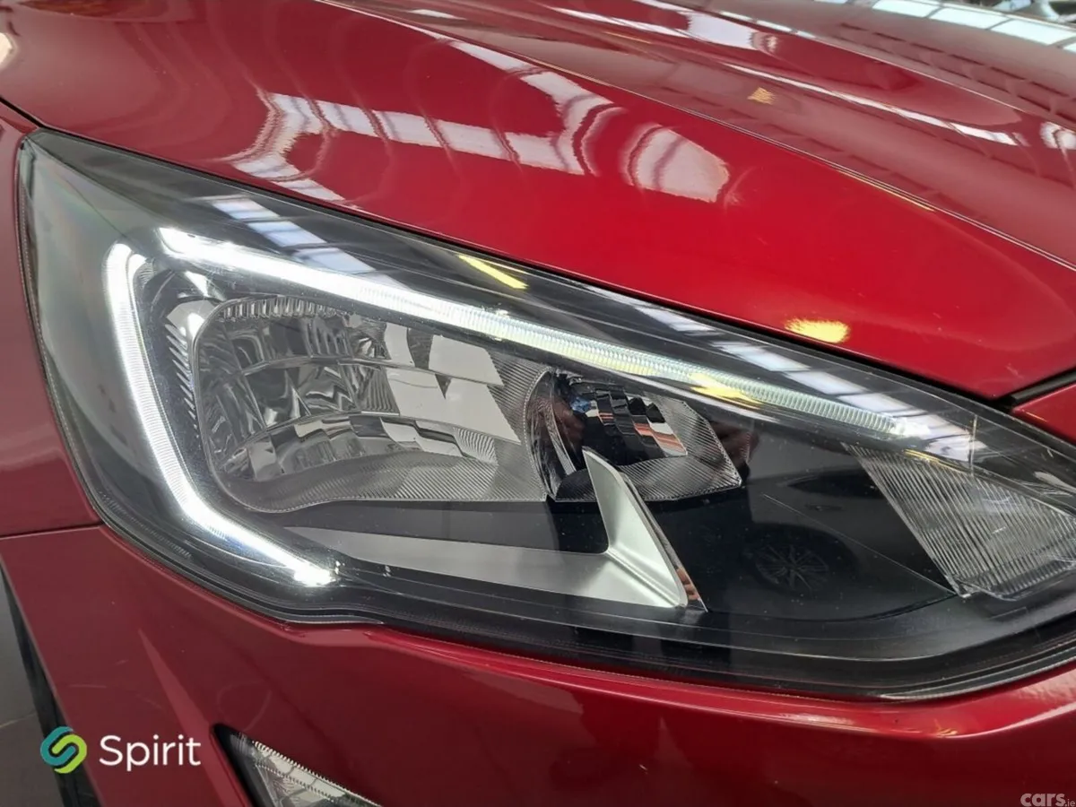 Ford Focus Hatchback, Petrol Hybrid, 2021, Red