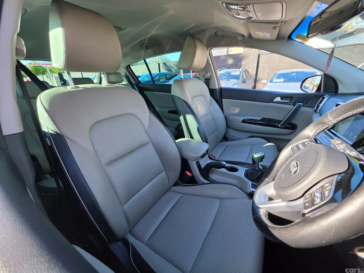 Kia Sportage SUV, Diesel, 2019, Red