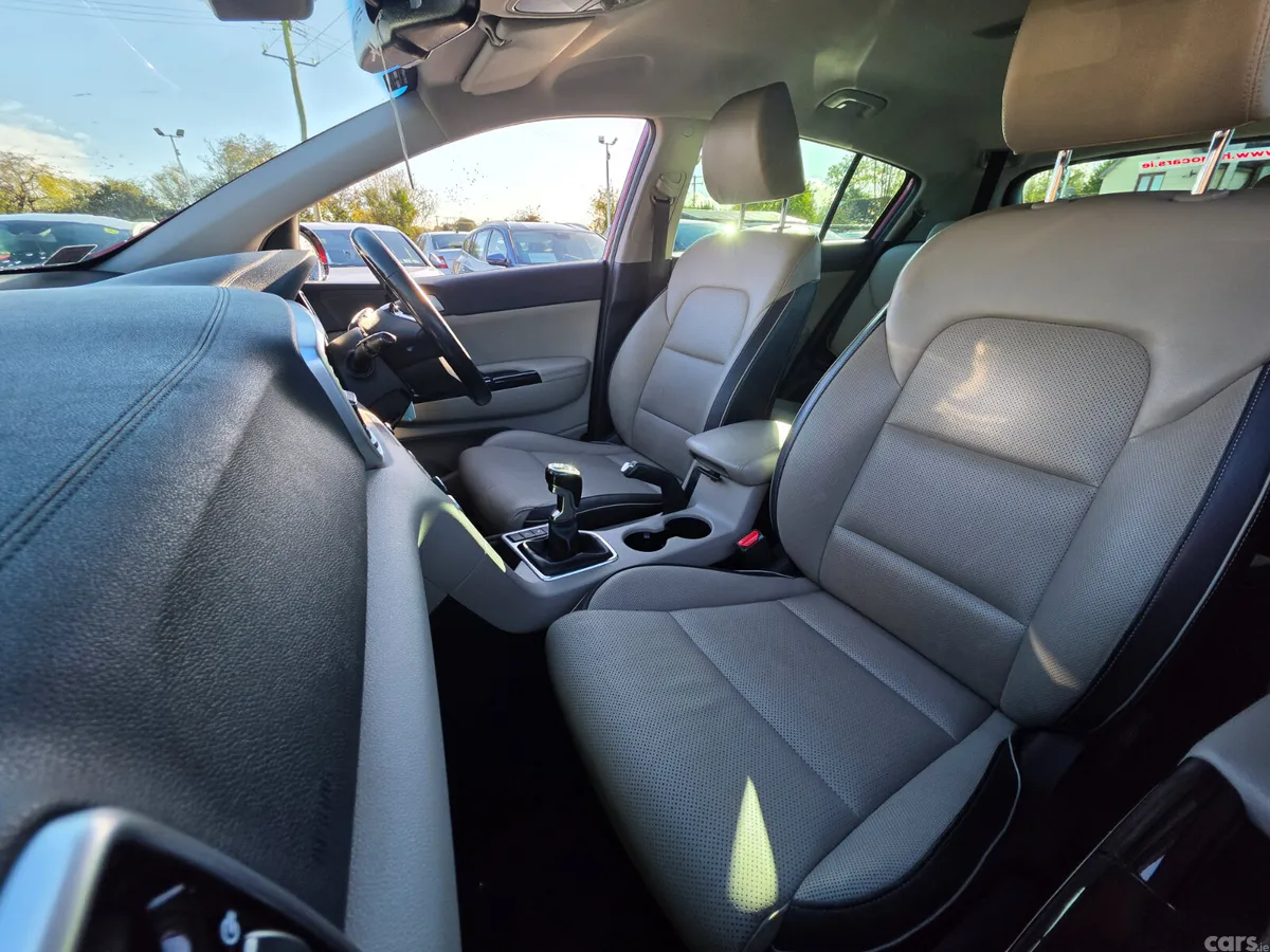 Kia Sportage SUV, Diesel, 2019, Red