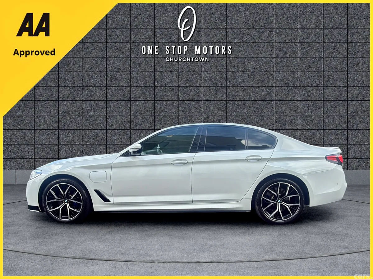 BMW 5-Series Saloon, Petrol Plug-in Hybrid, 2019, White