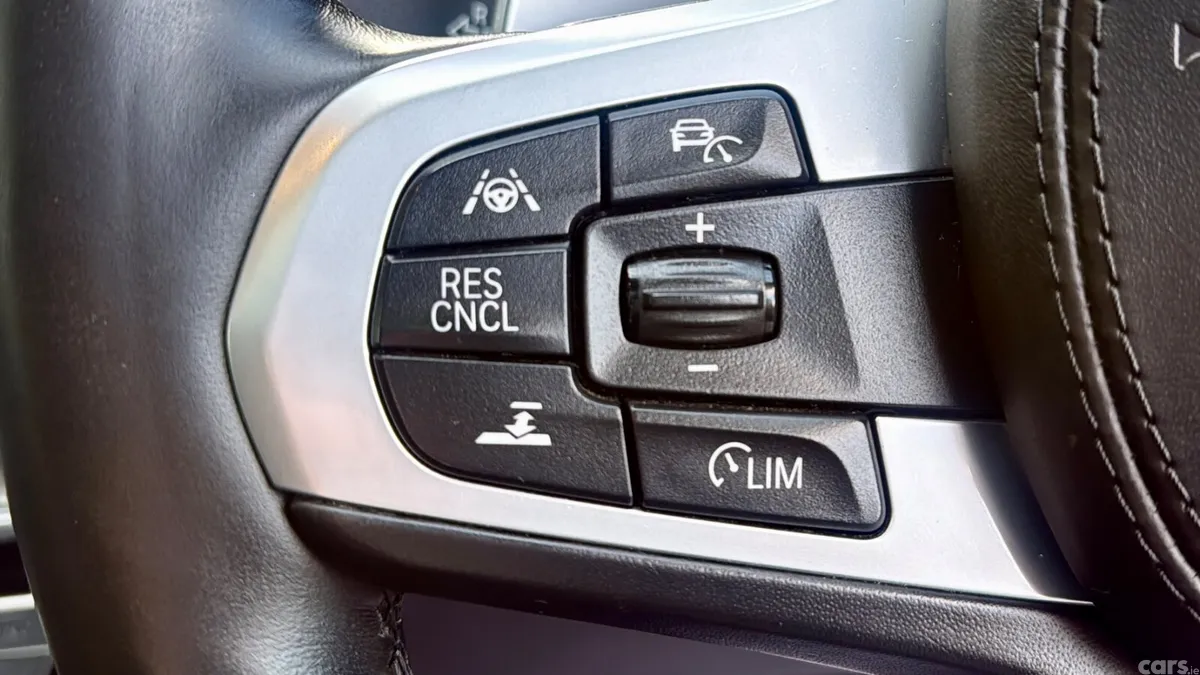 BMW 5-Series Saloon, Petrol Plug-in Hybrid, 2019, White