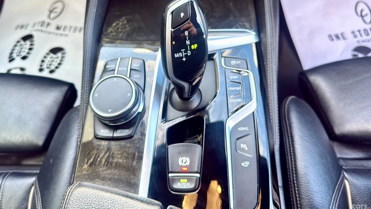 BMW 5-Series Saloon, Petrol Plug-in Hybrid, 2019, White