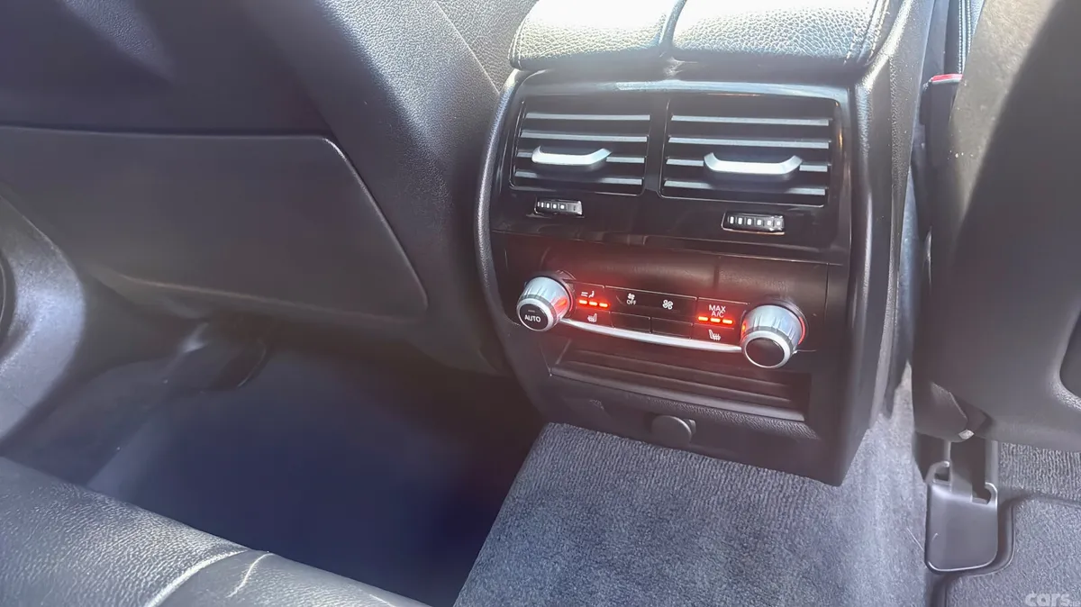 BMW 5-Series Saloon, Petrol Plug-in Hybrid, 2019, White