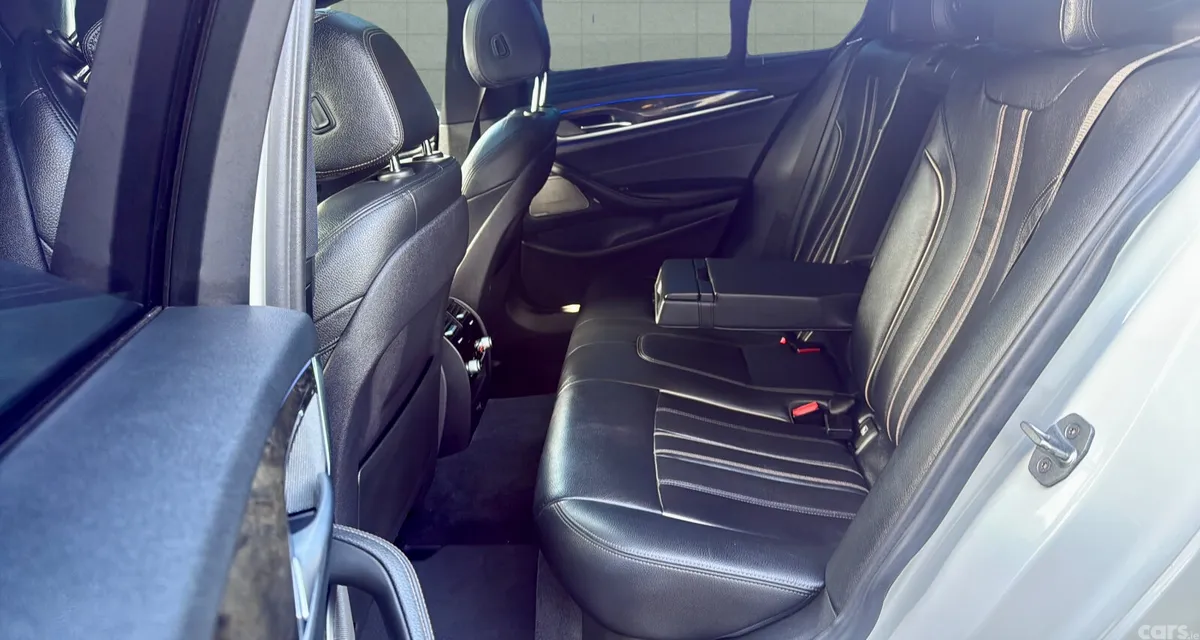 BMW 5-Series Saloon, Petrol Plug-in Hybrid, 2019, White