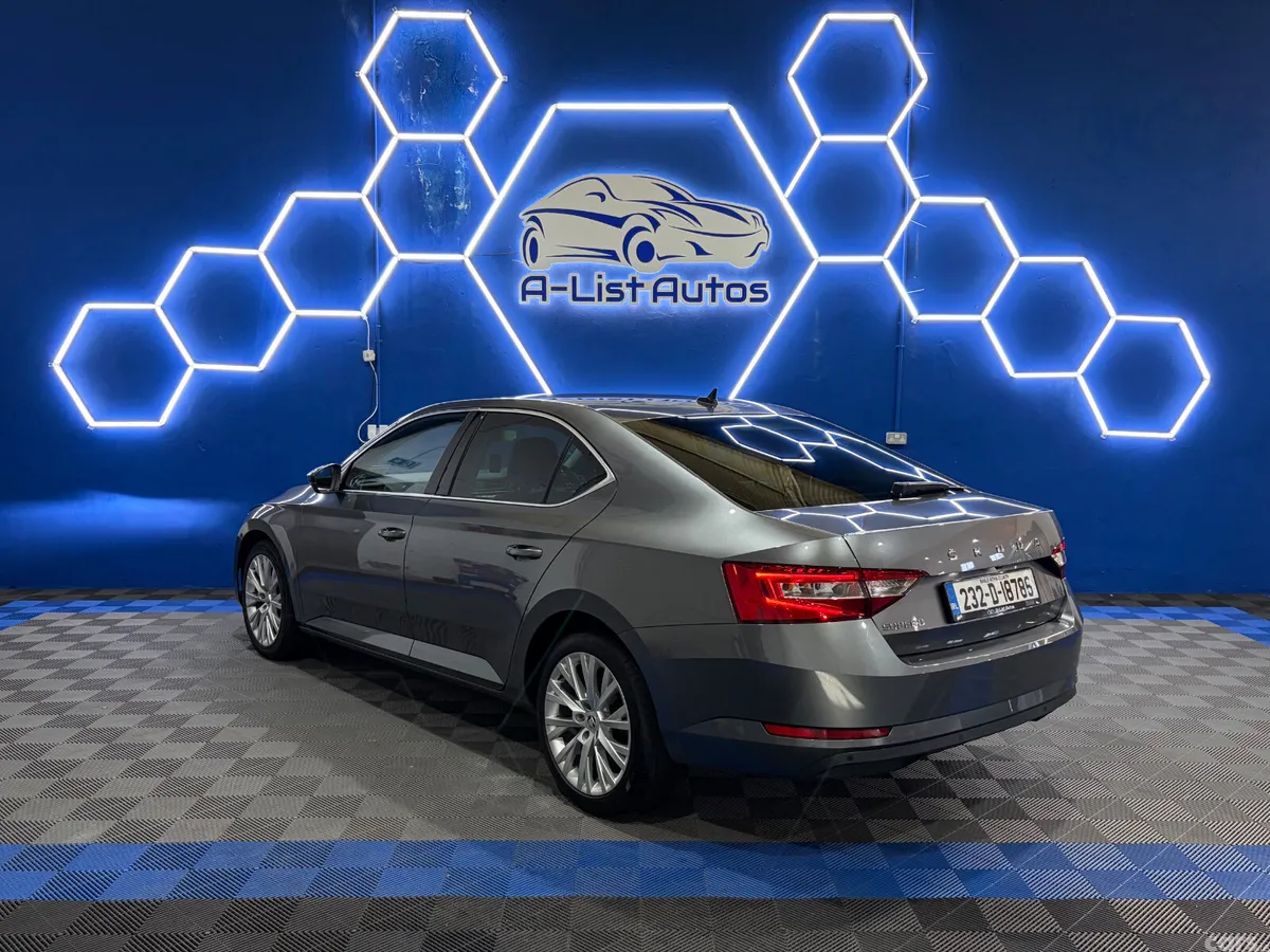 Skoda Superb Saloon, Diesel, 2023, Grey