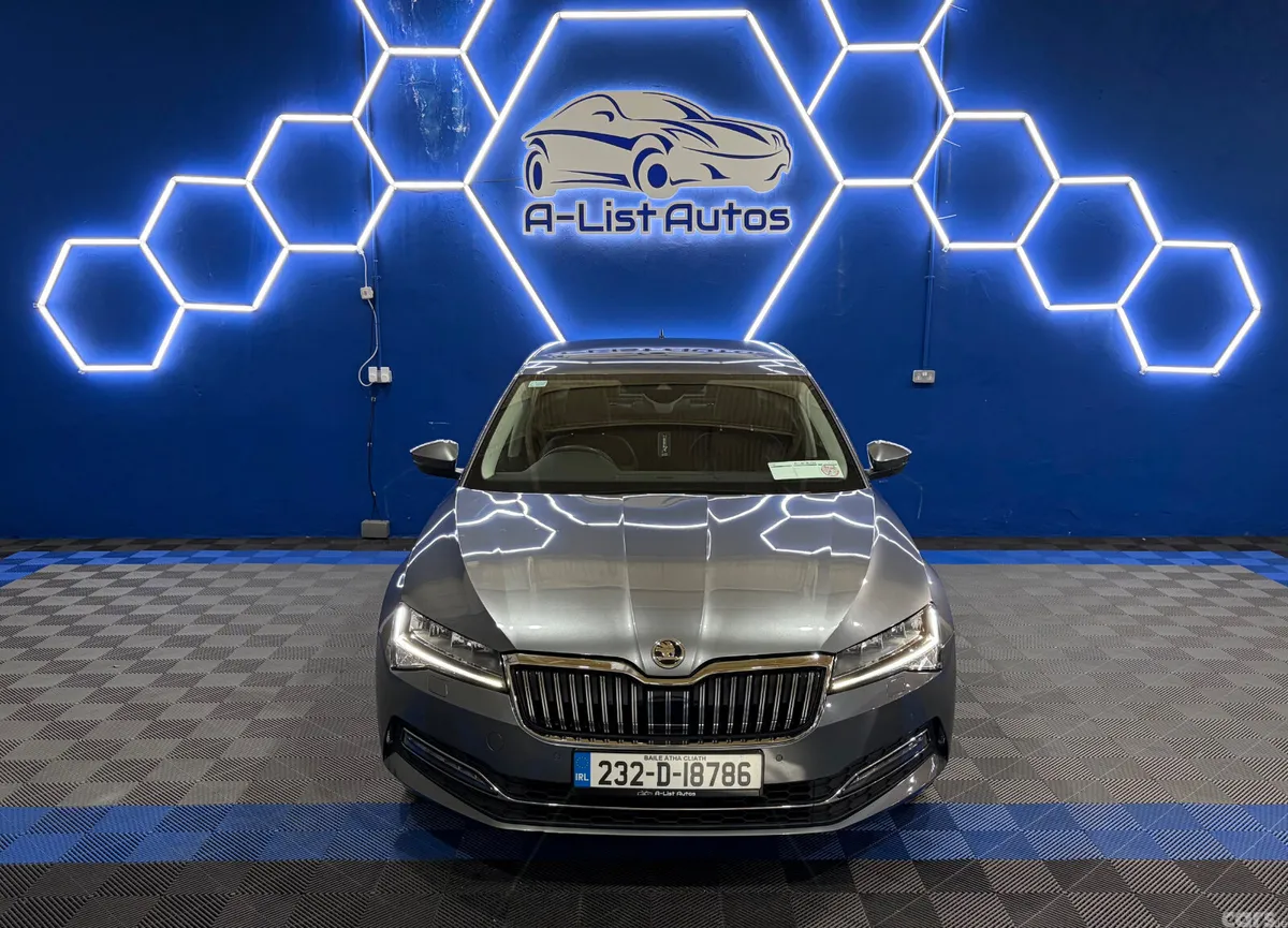 Skoda Superb Saloon, Diesel, 2023, Grey