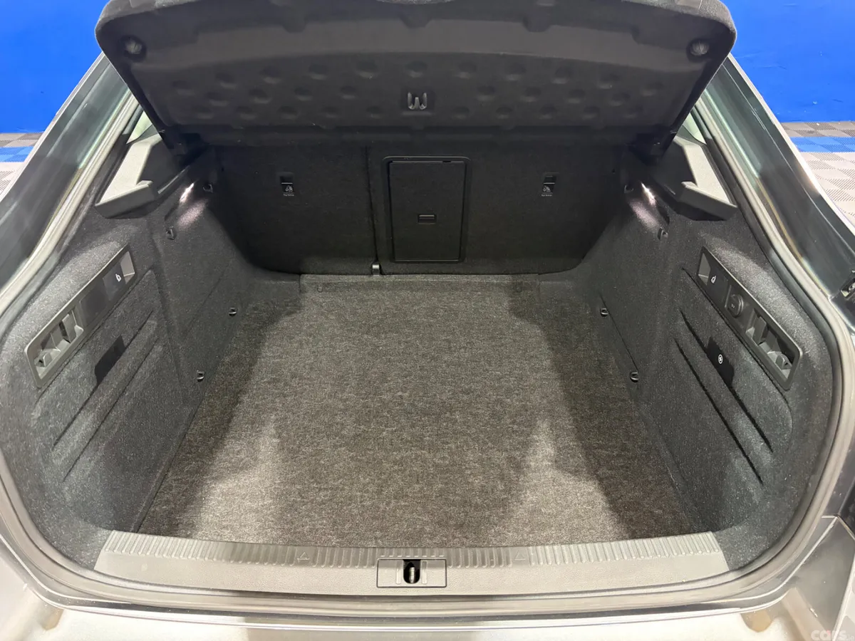 Skoda Superb Saloon, Diesel, 2023, Grey