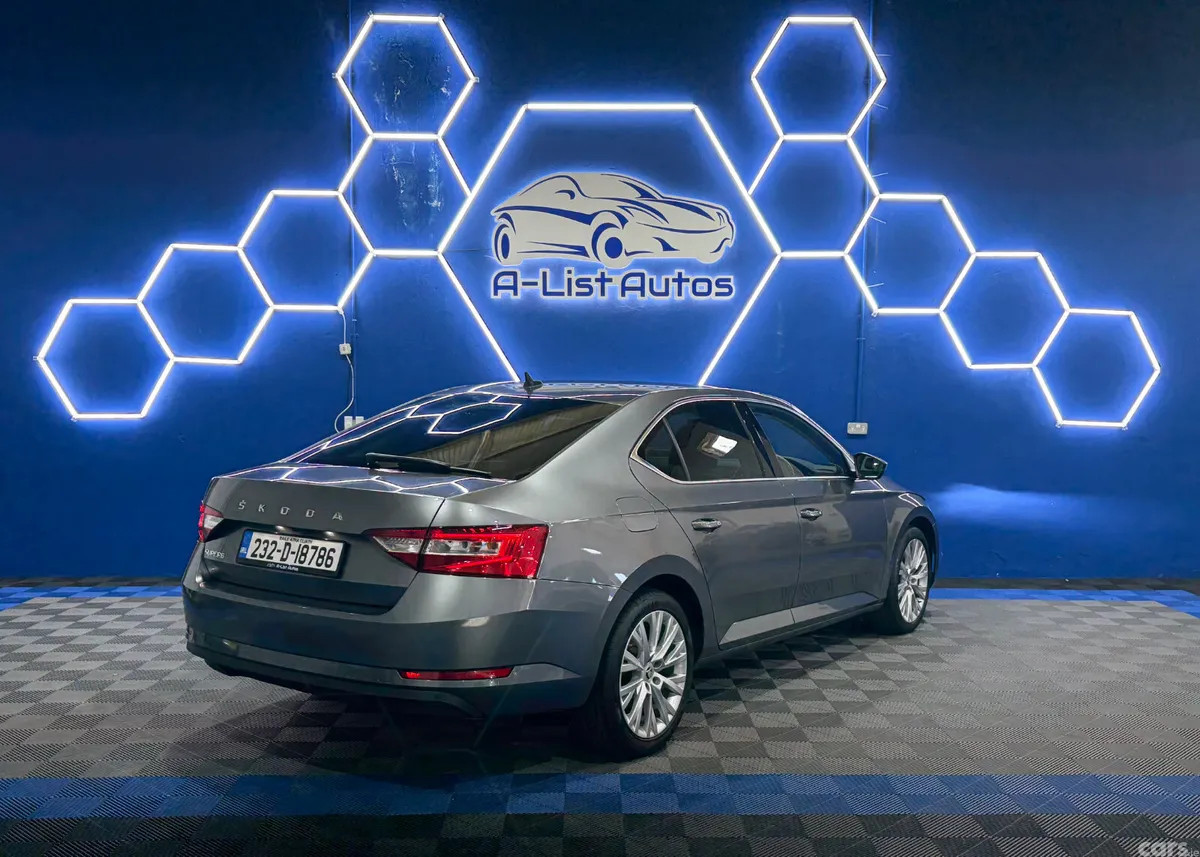 Skoda Superb Saloon, Diesel, 2023, Grey