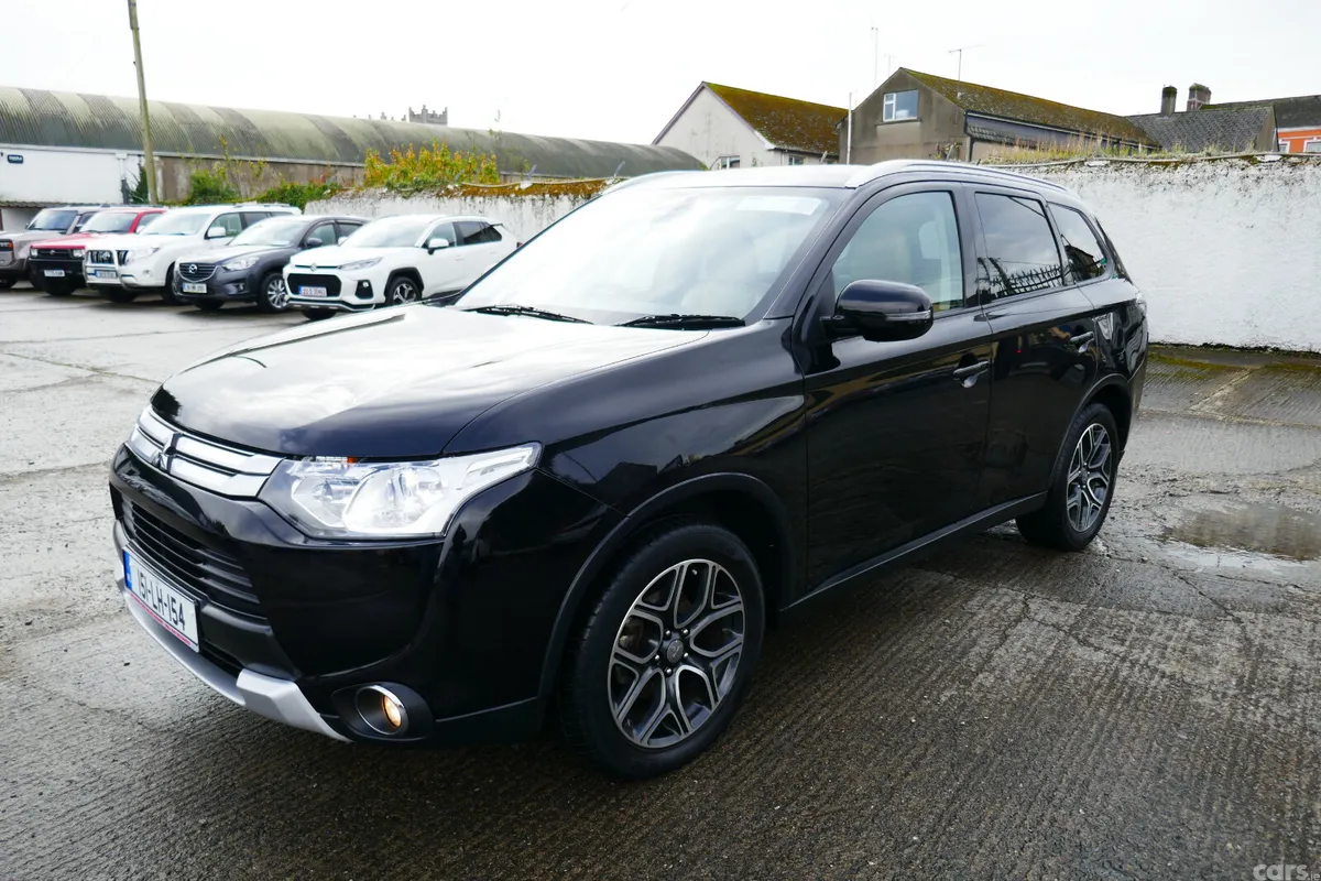 Mitsubishi Outlander SUV, Diesel, 2015, Black