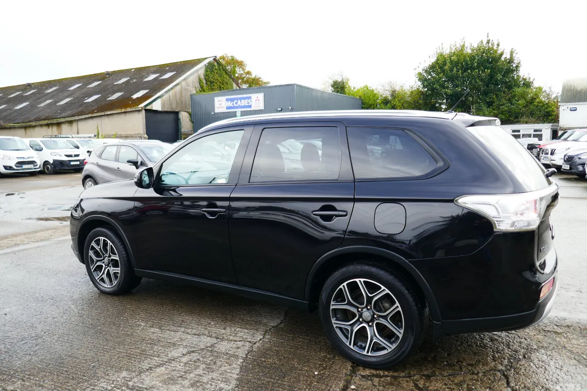 Mitsubishi Outlander SUV, Diesel, 2015, Black