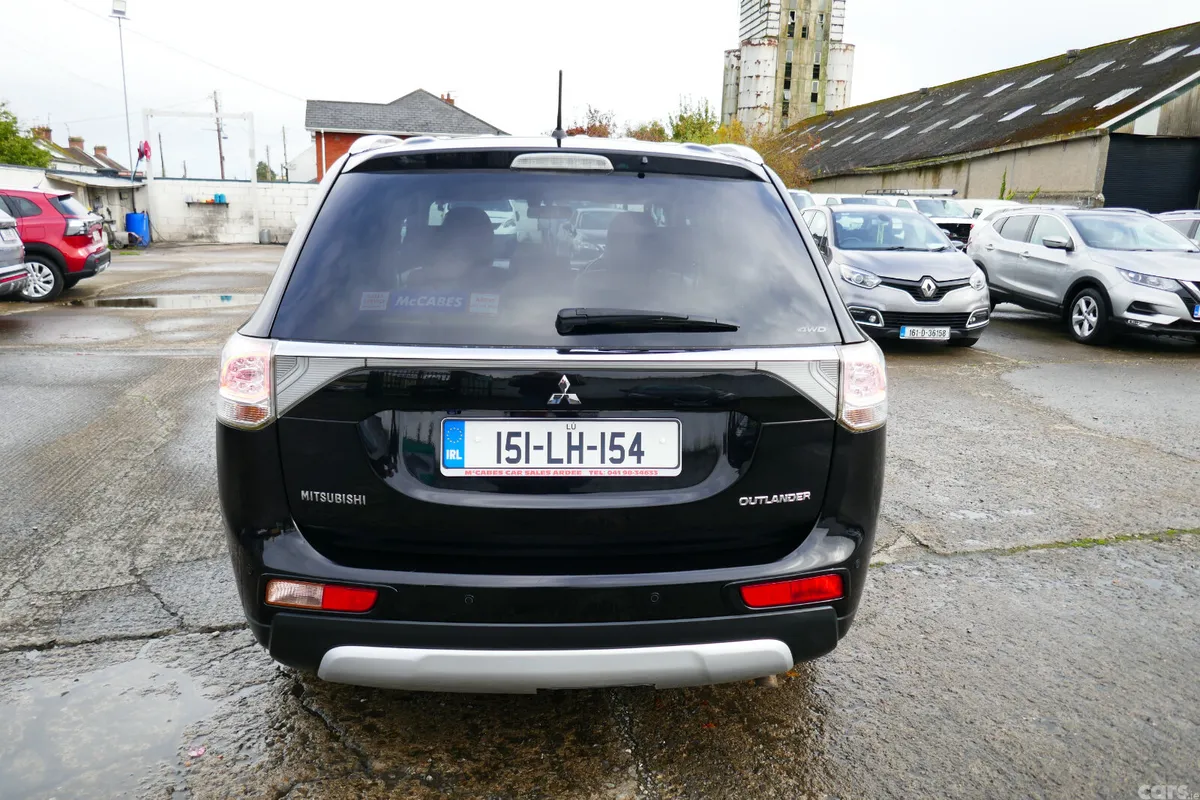 Mitsubishi Outlander SUV, Diesel, 2015, Black