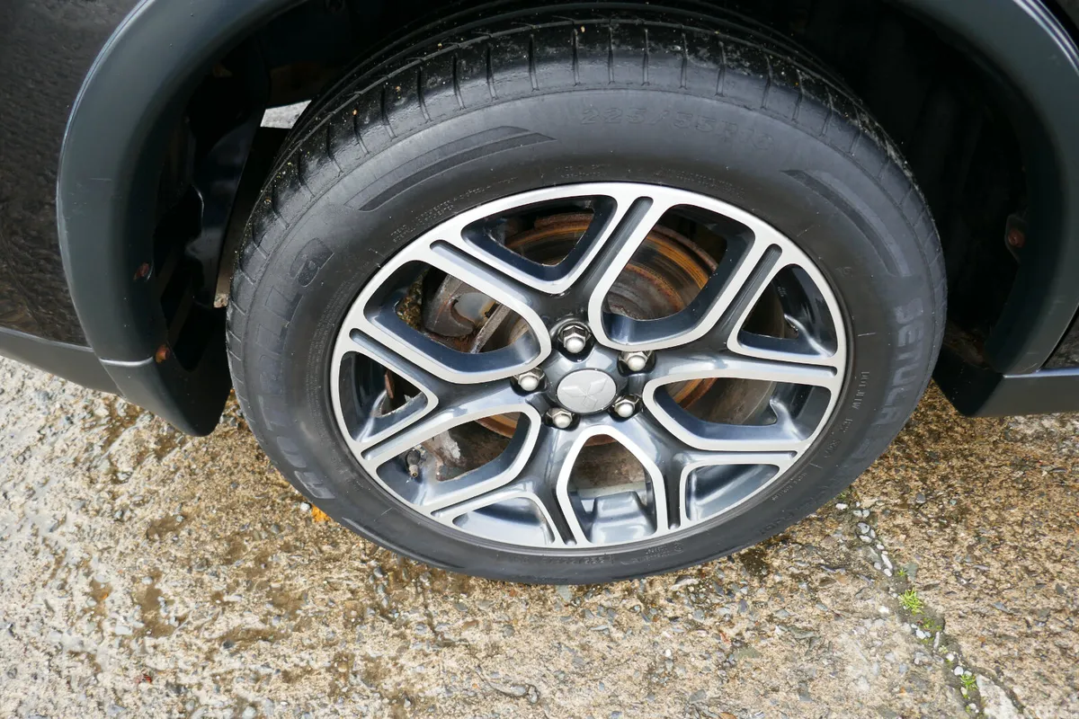 Mitsubishi Outlander SUV, Diesel, 2015, Black