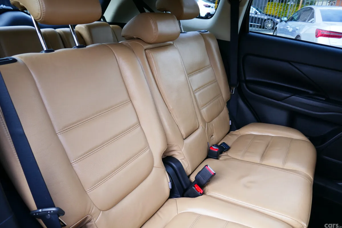 Mitsubishi Outlander SUV, Diesel, 2015, Black