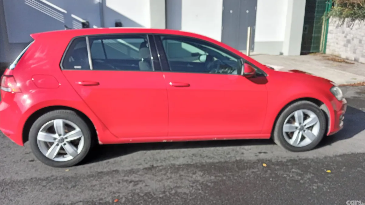 Volkswagen Golf Hatchback, Petrol, 2015, Red
