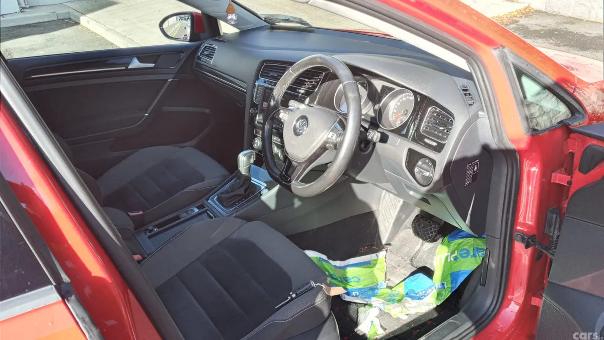 Volkswagen Golf Hatchback, Petrol, 2015, Red