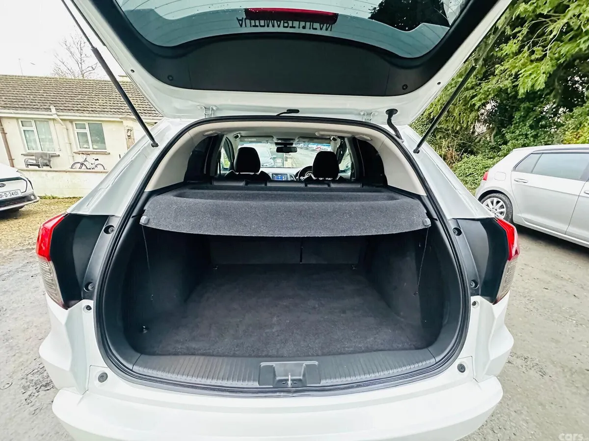 Honda Vezel SUV, Petrol Hybrid, 2018, White