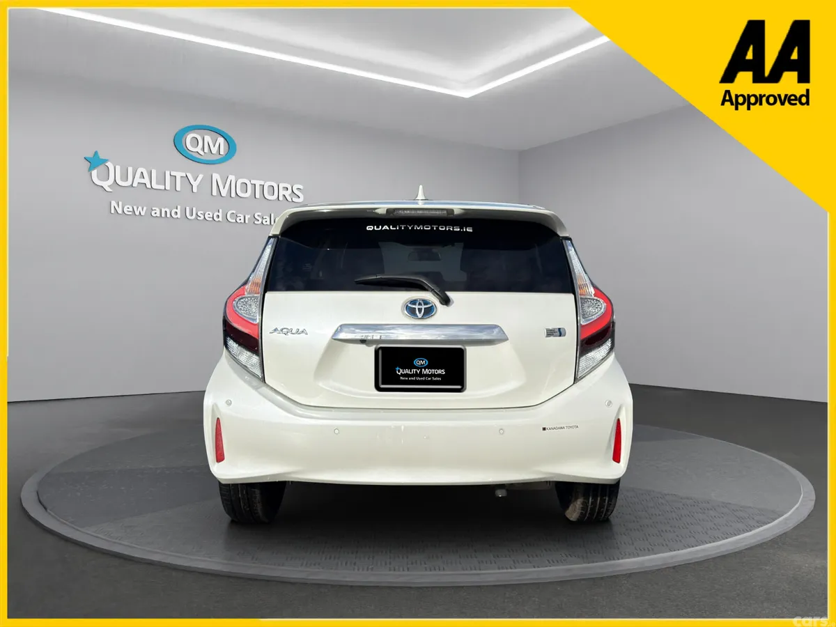 Toyota Aqua Hatchback, Petrol Hybrid, 2019, White